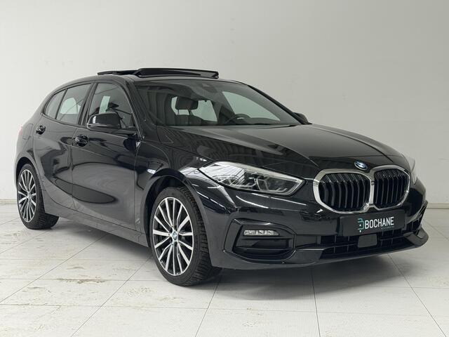 BMW 1-SERIE 118i Executive Edition | Panoramadak | Navigatie | Parkeersensoren V+A | Apple CarPlay / Android Auto | m-sport | Sport