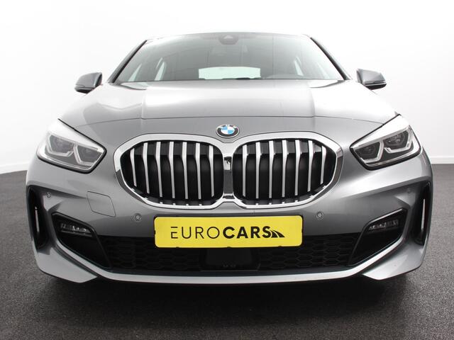 BMW 1-SERIE 118i M-Sport Climate Control Cruise control Stoelverwarming LED Parkeersensoren Apple carplay / Andriod auto Navigatie