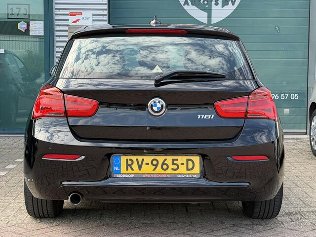 BMW 1-SERIE 118i Executive / Automaat / NAP / LED / Navi / Pdc