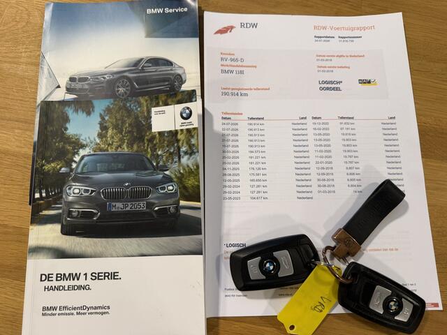 BMW 1-SERIE 118i Executive / Automaat / NAP / LED / Navi / Pdc