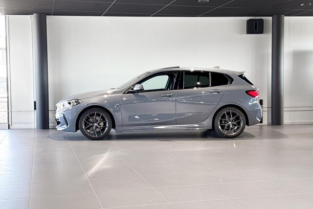 BMW 1-SERIE 118i | M Sport | Glazen Panoramadak | Stoelverwarming | Comfort Access |