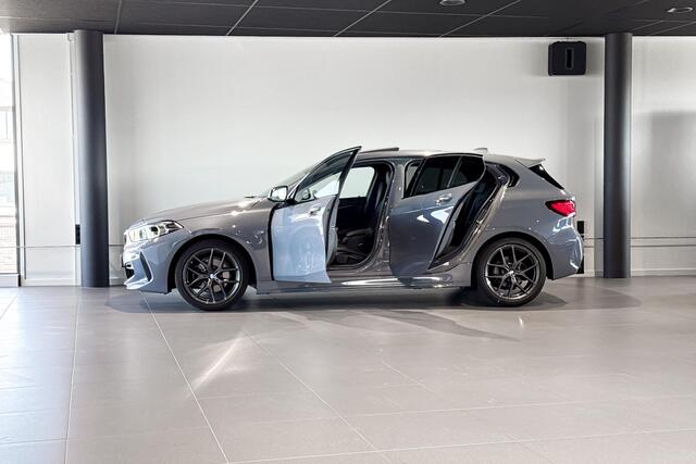 BMW 1-SERIE 118i | M Sport | Glazen Panoramadak | Stoelverwarming | Comfort Access |