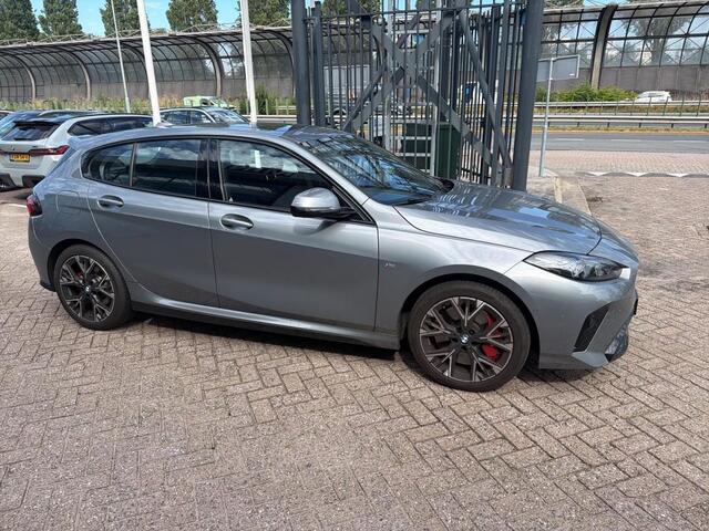 BMW 1-SERIE 120 M-Sport Pro | 18" | Camera | Panorama |