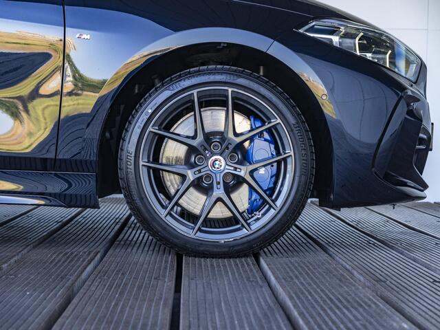 BMW 1-SERIE 120i | High Executive | M Sportpakket | 18 inch | Adaptief onderstel | Glazen panoramadak | Comfort Access | HiFi | Elektrisch verstelbare stoelen