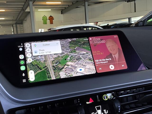 BMW 1-SERIE 118i AUT! Camera! Carplay! Climatronic! Juli maand? AKTIE maand!