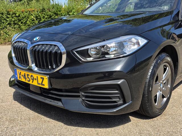 BMW 1-SERIE 118i AUT! Camera! Carplay! Climatronic! Juli maand? AKTIE maand!