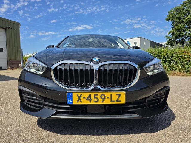 BMW 1-SERIE 118i AUT! Camera! Carplay! Climatronic! Juli maand? AKTIE maand!