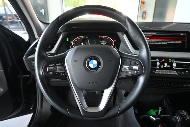 BMW 1-SERIE 118i Executive Clima Cruise Led Navigatie Camera 100% Onderhouden! Inruil Mogelijk!