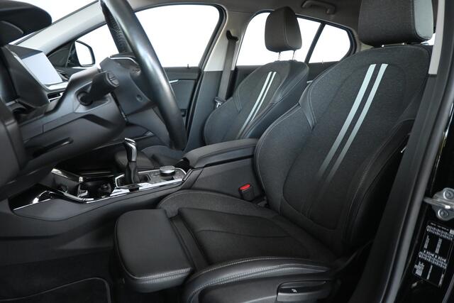 BMW 1-SERIE 118i Executive Clima Cruise Led Navigatie Camera 100% Onderhouden! Inruil Mogelijk!