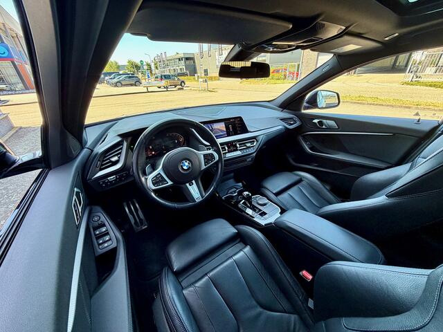 BMW 1-SERIE 120i Executive M-line LEDER PANODAK