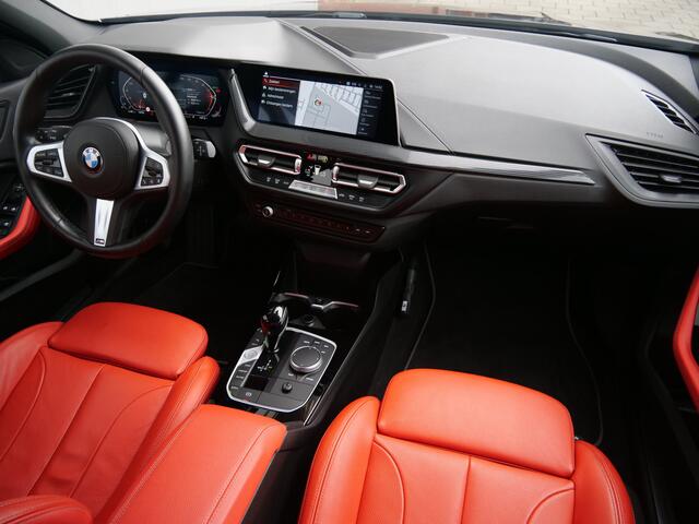 BMW 1-SERIE 118i Business Edition 136 Pk Automaat Navi / DAB / Apple Carplay / Leer / M-pakket