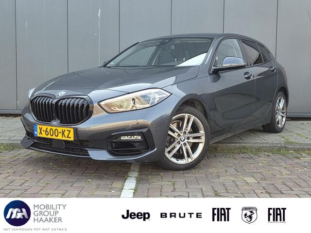 BMW 1-SERIE 118i High Executive | Apple Carplay | Stoelverwarming | Navigatie