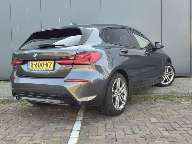 BMW 1-SERIE 118i High Executive | Apple Carplay | Stoelverwarming | Navigatie