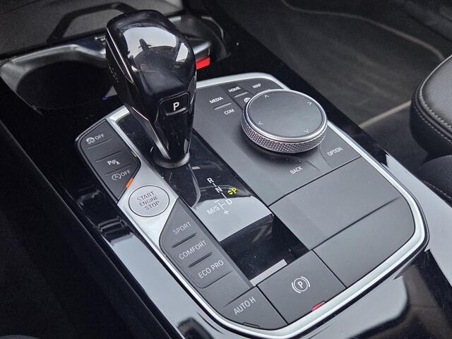 BMW 1-SERIE 118i High Executive | Apple Carplay | Stoelverwarming | Navigatie