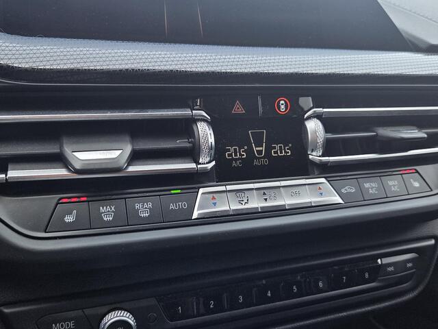 BMW 1-SERIE 118i High Executive | Apple Carplay | Stoelverwarming | Navigatie