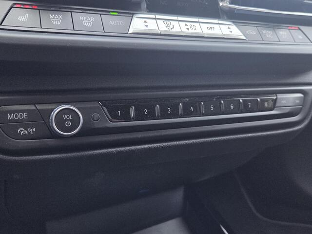 BMW 1-SERIE 118i High Executive | Apple Carplay | Stoelverwarming | Navigatie