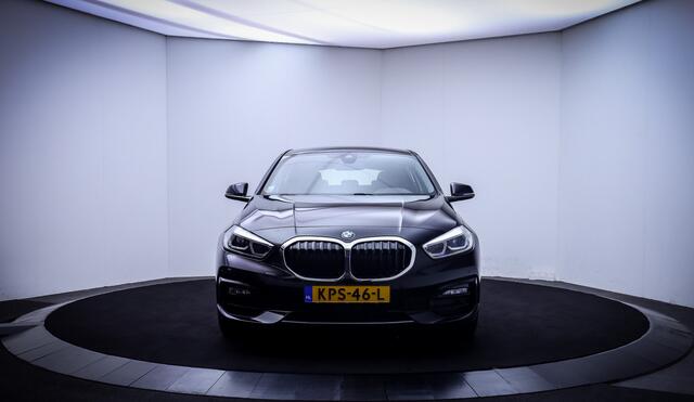 BMW 1-SERIE 118iA SPORT EDITION FULL LED | CAMERA | CARPLAY | NAVI | DAB | CLIMA | CRUISE | SPORTSTOELEN | LMV