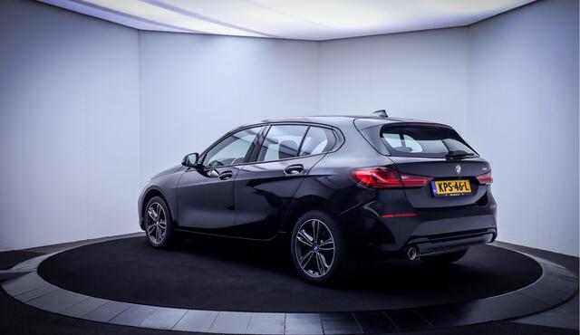 BMW 1-SERIE 118iA SPORT EDITION FULL LED | CAMERA | CARPLAY | NAVI | DAB | CLIMA | CRUISE | SPORTSTOELEN | LMV