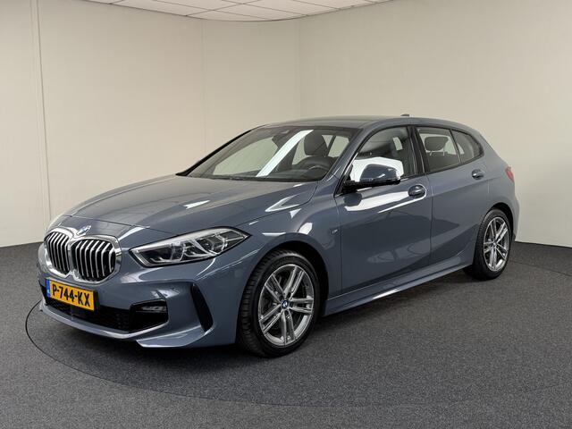 BMW 1-SERIE 118i High Executive M-Sport Automaat Navi / Climate / Carplay / PDC / Live Cockpit Professional / Shadow Line