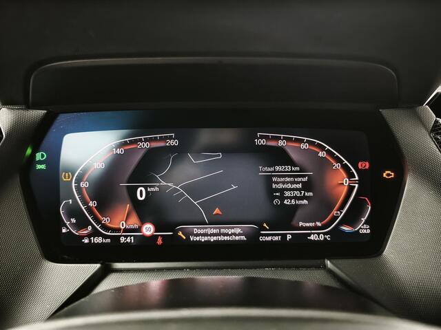 BMW 1-SERIE 118i Business Edition | Leder | Stoelverwarming | Achteruitrijcamera | Navigatie |