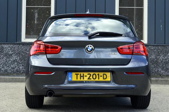 BMW 1-SERIE 118i Sport-Line Rijklaarprijs-Garantie Leder sport interieur Navigatie Led Airco