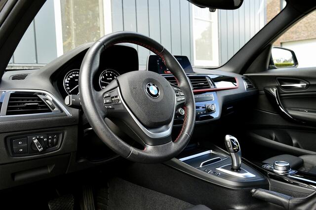 BMW 1-SERIE 118i Sport-Line Rijklaarprijs-Garantie Leder sport interieur Navigatie Led Airco