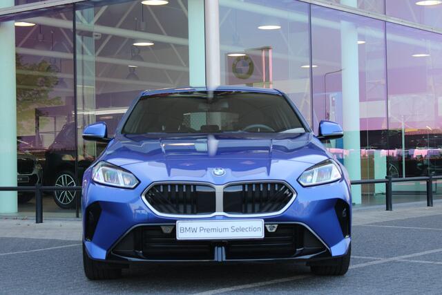 BMW 1-SERIE 120 M Sport Automaat / Sportstoelen / Achteruitrijcamera / M Adaptief onderstel / Driving Assistant