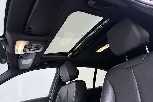 BMW 1-SERIE 118i High Executive Sport-Line (SCHUIF/KANTELDAK, GROOT-NAVIGATIE, STOELVERWARMING, SPORTS