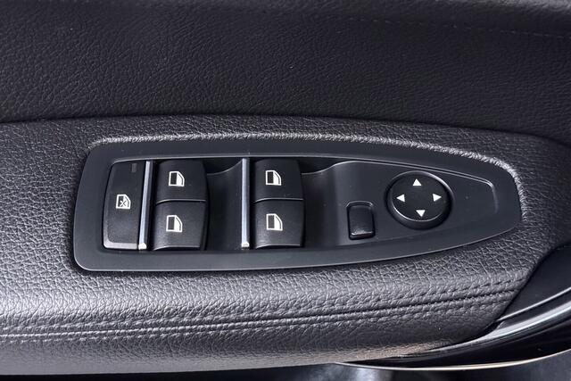 BMW 1-SERIE 118i High Executive Sport-Line (SCHUIF/KANTELDAK, GROOT-NAVIGATIE, STOELVERWARMING, SPORTS