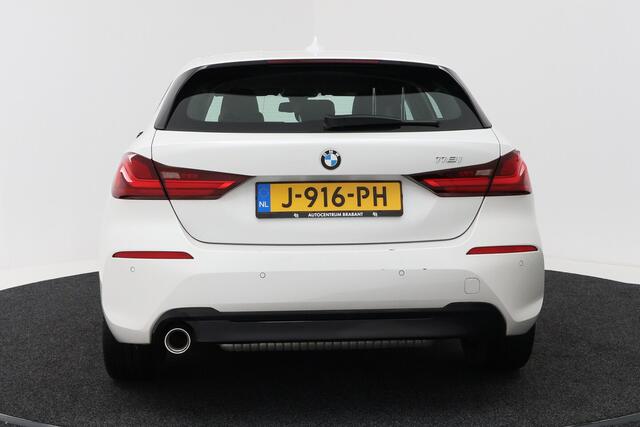 BMW 1-SERIE 118i Executive Edition (SFEERVERLICHTING, NAVIGATIE, CRUISE CONTROL, PARKEERSENSOREN, DEAL