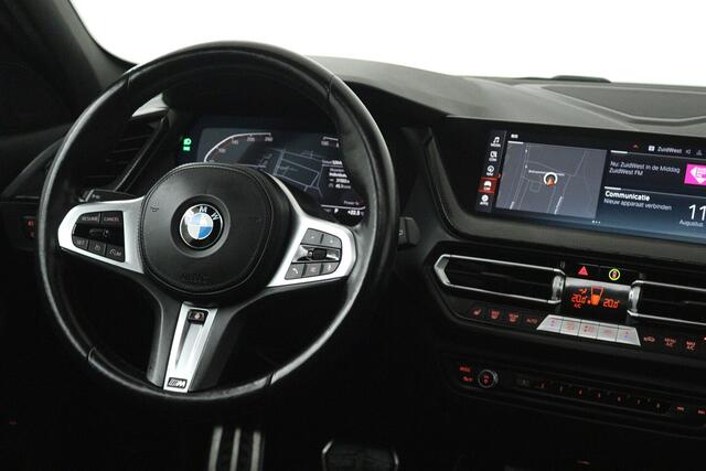 BMW 1-SERIE 118i Introduction Edition M Sport (PANO, M-PAKKET, CAMERA, STUURVERWARMING, SFEERVERLICHTI