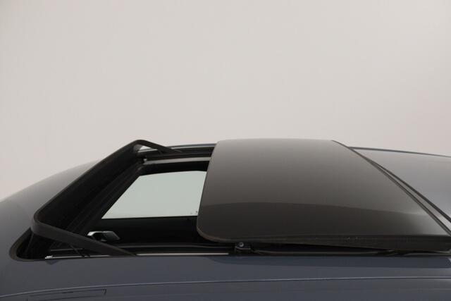 BMW 1-SERIE 118i Introduction Edition M Sport (PANO, M-PAKKET, CAMERA, STUURVERWARMING, SFEERVERLICHTI