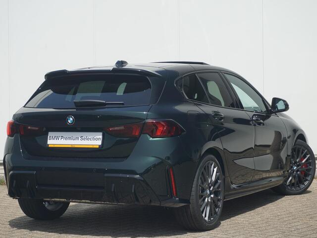 BMW 1-SERIE 5-deurs 120 | M Sportpakket Pro | Panoramadak | Harman-Kardon | Driving Assistant Plus | Elektrisch verstelbare stoelen