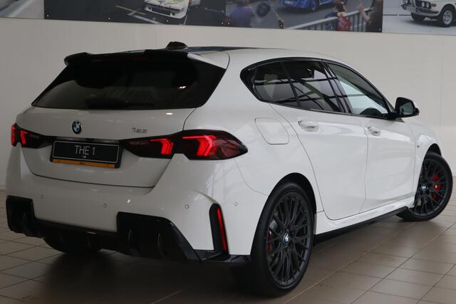 BMW 1-SERIE 123 xDrive | M Sportpakket Pro | Harman Kardon | Head-Up Display | M Adaptief onderstel | Driving Assistant Plus