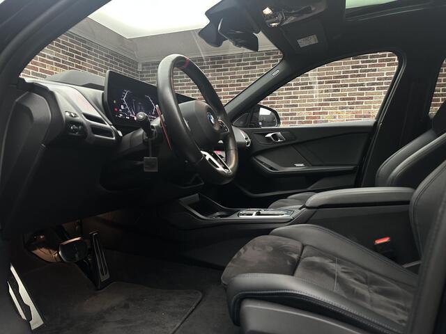 BMW 1-SERIE M135 xDrive M Sport| Pano| head up|