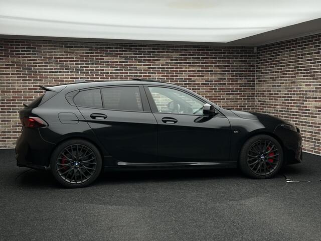 BMW 1-SERIE M135 xDrive M Sport| Pano| head up|