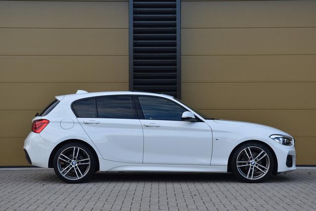 BMW 1-SERIE 118i Edition M Sport Shadow High Executive * Schuifdak * Lichtpakket * Navigatie Professional *