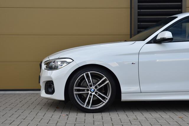 BMW 1-SERIE 118i Edition M Sport Shadow High Executive * Schuifdak * Lichtpakket * Navigatie Professional *