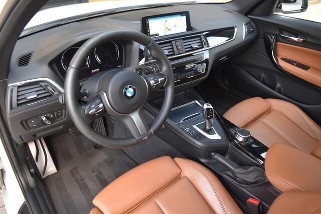 BMW 1-SERIE 118i Edition M Sport Shadow High Executive * Schuifdak * Lichtpakket * Navigatie Professional *