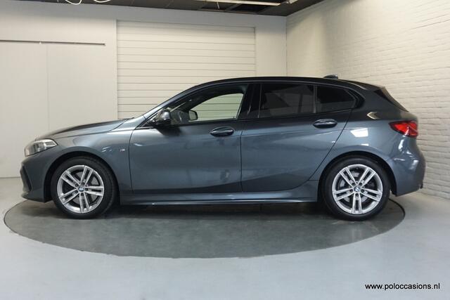 BMW 1-SERIE 120i Carplay | Dealerauto | M-Pakket | Live Cockpit | 180 pk