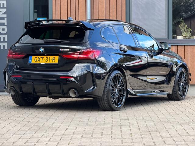 BMW 1-SERIE M135I XD. HIGH EXEC Pano Schaalstoelen Memory Head-Up