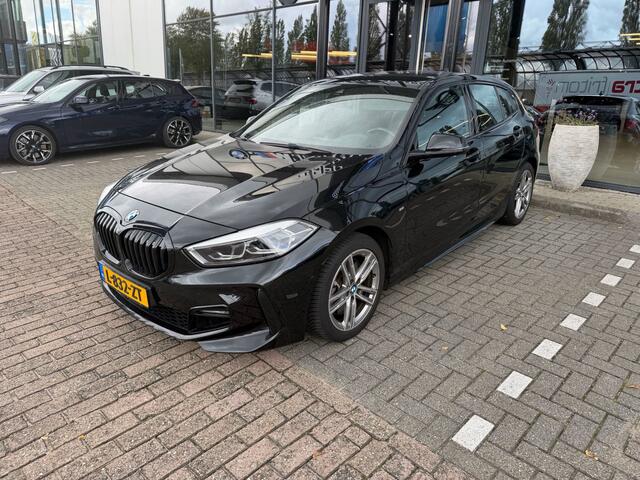 BMW 1-SERIE 120i M-Sport | Leder | Camera | Stoelverwarming | Elek. klep | Adaptieve LED koplampen