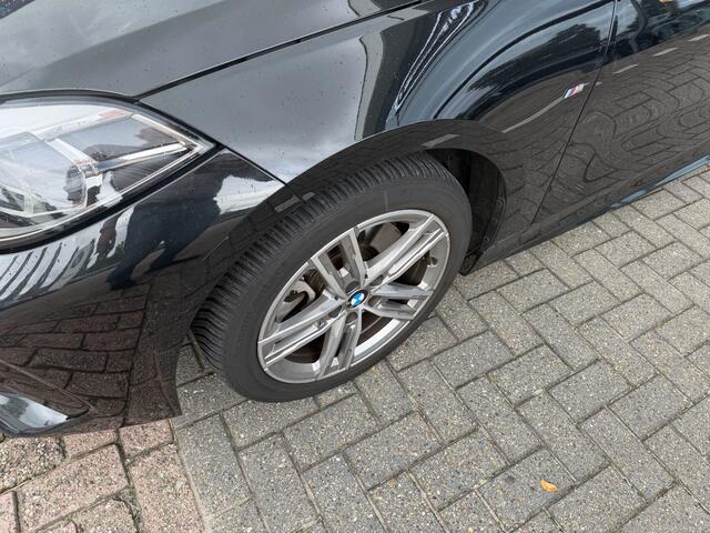 BMW 1-SERIE 120i M-Sport | Leder | Camera | Stoelverwarming | Elek. klep | Adaptieve LED koplampen