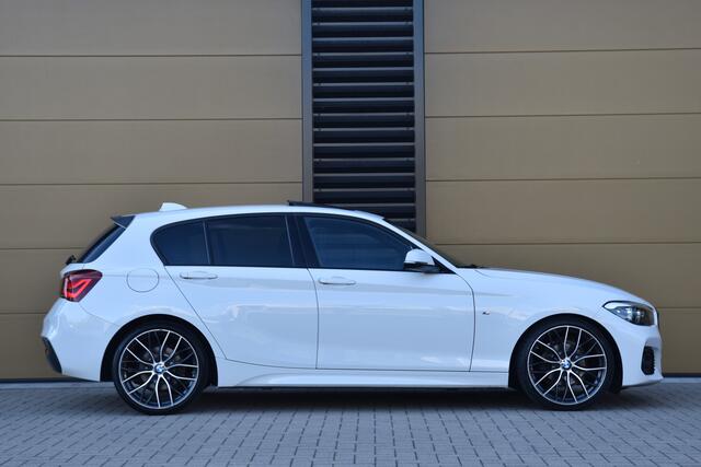 BMW 1-SERIE 118i Edition M Sport Shadow High Exe * Schuifdak * 19'' Performance Wielen * Lichtpakket * Privacy glas *