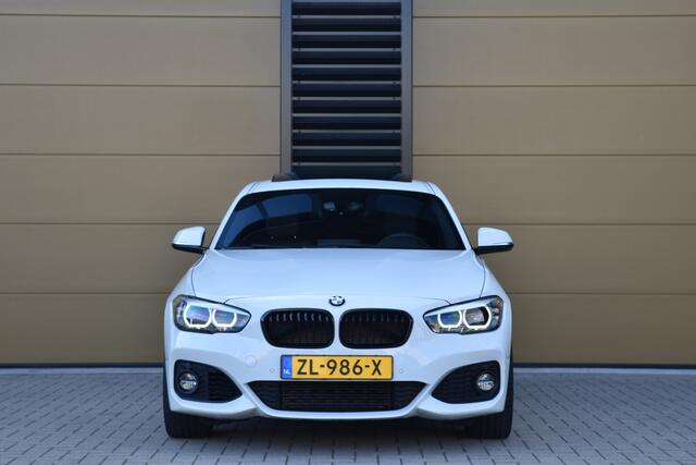 BMW 1-SERIE 118i Edition M Sport Shadow High Exe * Schuifdak * 19'' Performance Wielen * Lichtpakket * Privacy glas *