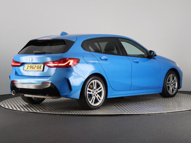 BMW 1-SERIE 118i High Executive M-Sport (NL-Auto / Virtual Display / Cruise / Carplay / Sfeerverlichting / Navi)