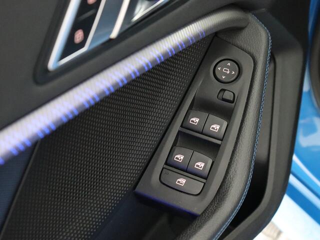 BMW 1-SERIE 118i High Executive M-Sport (NL-Auto / Virtual Display / Cruise / Carplay / Sfeerverlichting / Navi)