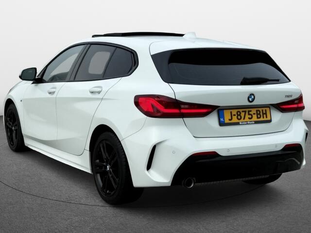 BMW 1-SERIE 118i Executive M-Sport | Pano | Head-up | Shadow line-pack | Stoelverwarming