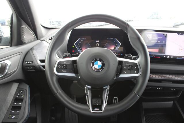 BMW 1-SERIE 120 M Sport Automaat / Sportstoelen / Comfort Access / Achteruitrijcamera / Harman-Kardon / Adaptieve LED / Getint glas