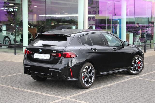 BMW 1-SERIE 120 M Sport Automaat / Sportstoelen / Comfort Access / Achteruitrijcamera / Harman-Kardon / Adaptieve LED / Getint glas